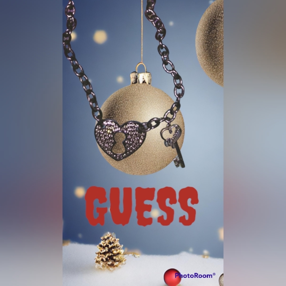❤Guess🖤Charm Necklace